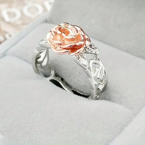 Sz 8 & 10 rose gold & silver tone cocktail rings - Picture 3 of 4